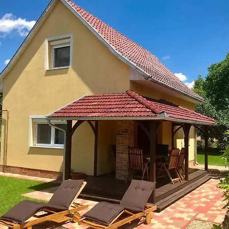 別荘 Cedrus Nyaralohaz, Gyoparosfuerdo オロシュハーザ