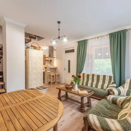 Cedrus Nyaralohaz, Gyoparosfuerdo オロシュハーザ