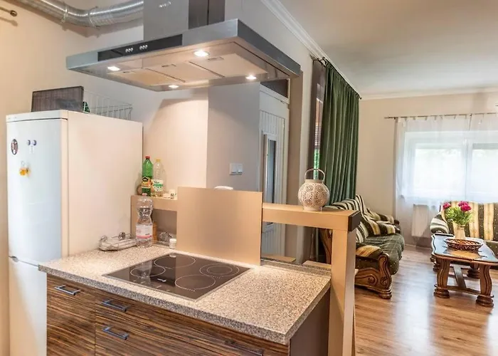 別荘 Cedrus Nyaralohaz, Gyoparosfuerdo