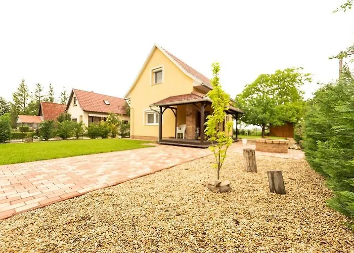 Cedrus Nyaralohaz, Gyoparosfuerdo * オロシュハーザ