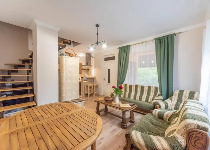 Cedrus Nyaralohaz, Gyoparosfuerdo オロシュハーザ